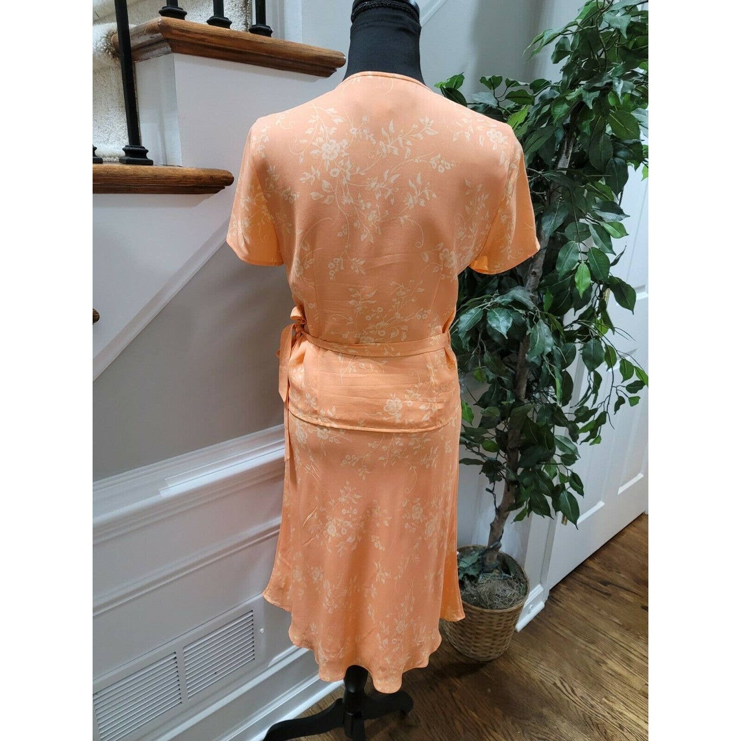 Casual Corner Women's Orange Floral 100% Silk Top & Skirt 2 Piece Suits Size 6