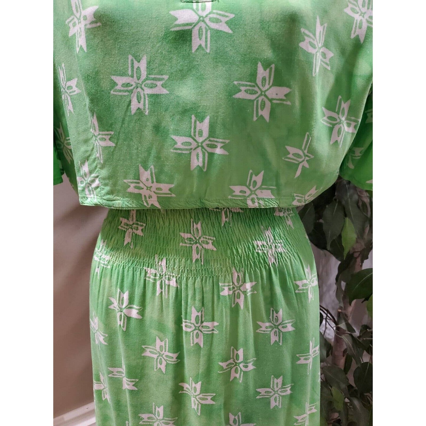 Vintage Donar Hadi Green Polyester Short Sleeve Top & Knee Length Dress Suit