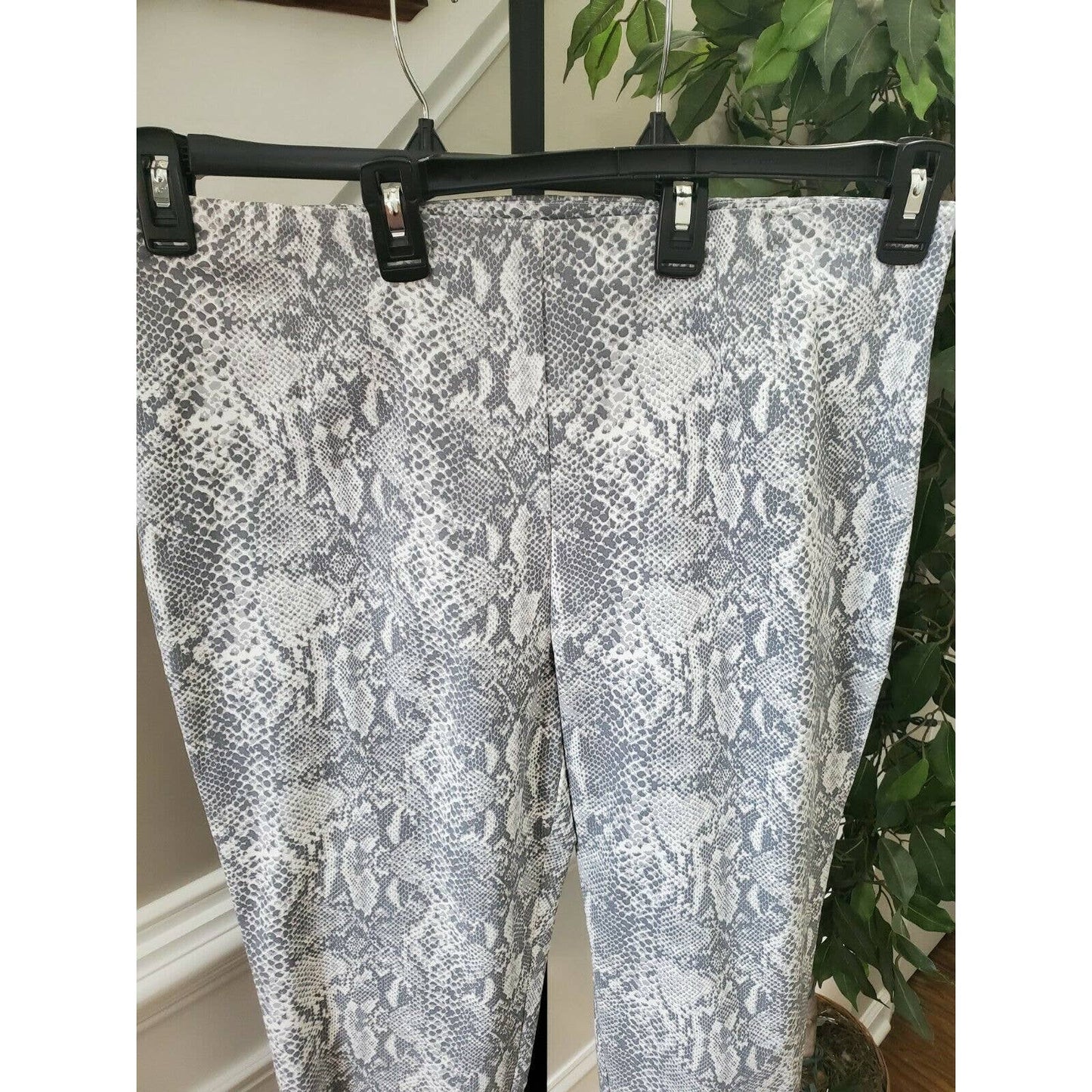 Time and True Women's Gray & White Rayon Mid Rise Casual Jeggings Pants Size 20