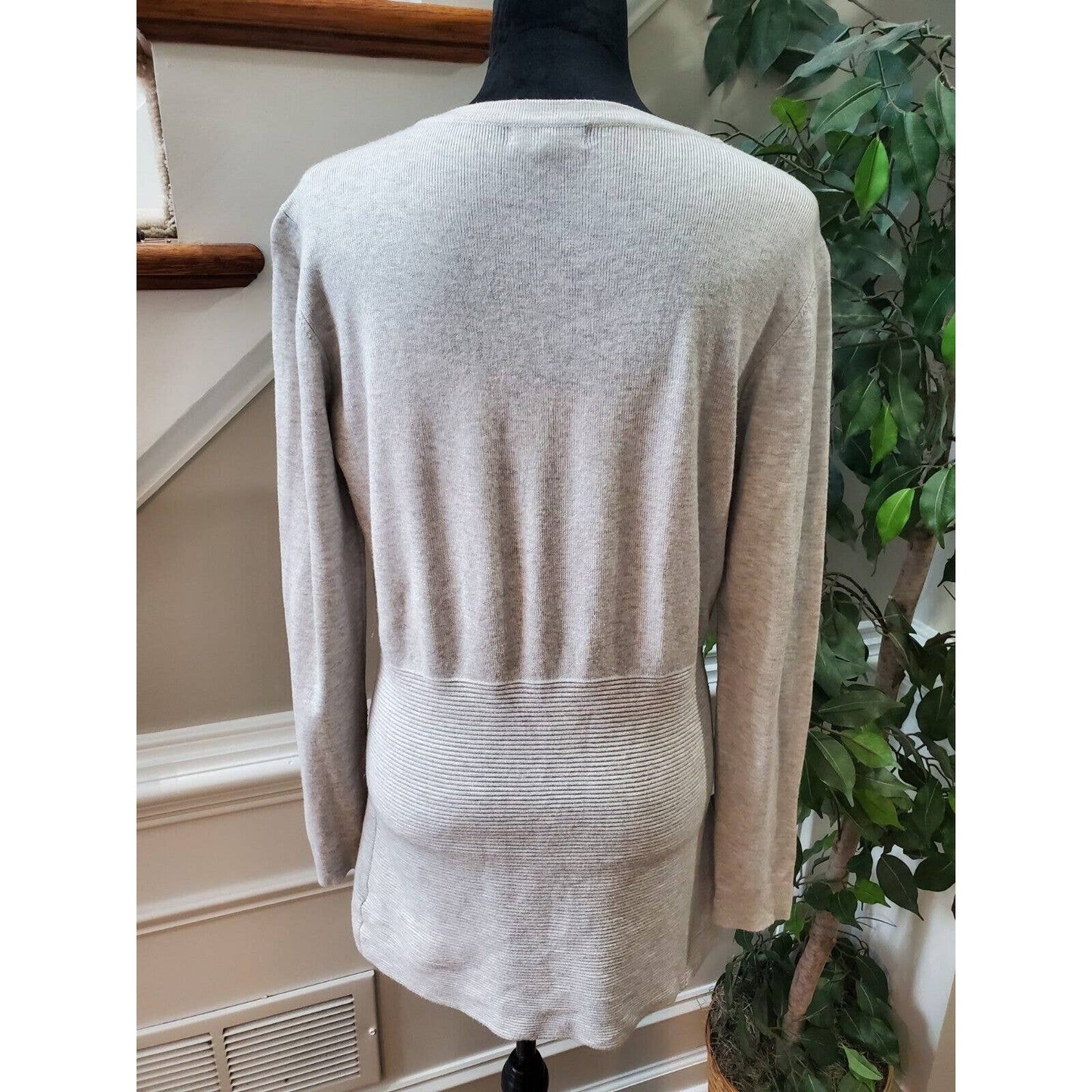 Ava Women's Gray Solid Viscose Round Neck Long Sleeve Pullover Sweater Size M