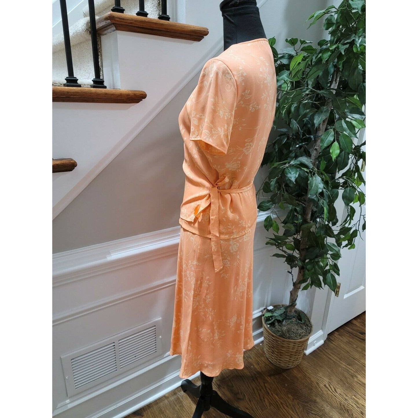 Casual Corner Women's Orange Floral 100% Silk Top & Skirt 2 Piece Suits Size 6