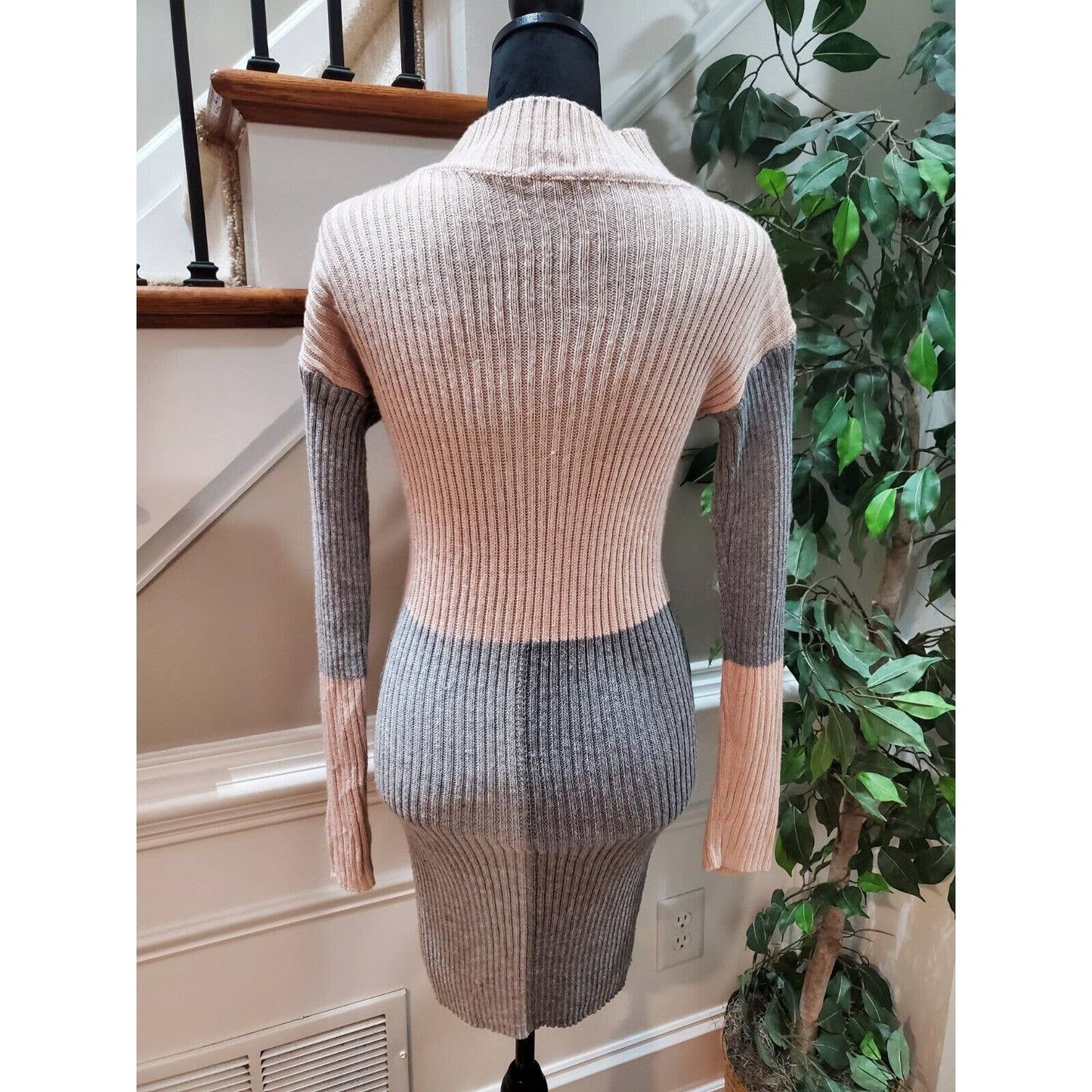 SHELN Women Beige & Gray Acrylic Mock Neck Long Sleeve Knee Length Knit Dress M