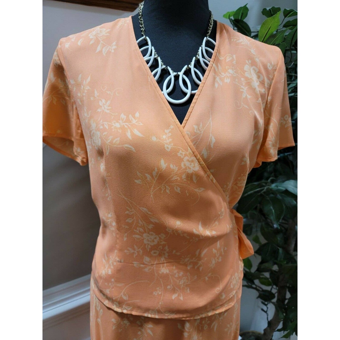 Casual Corner Women's Orange Floral 100% Silk Top & Skirt 2 Piece Suits Size 6