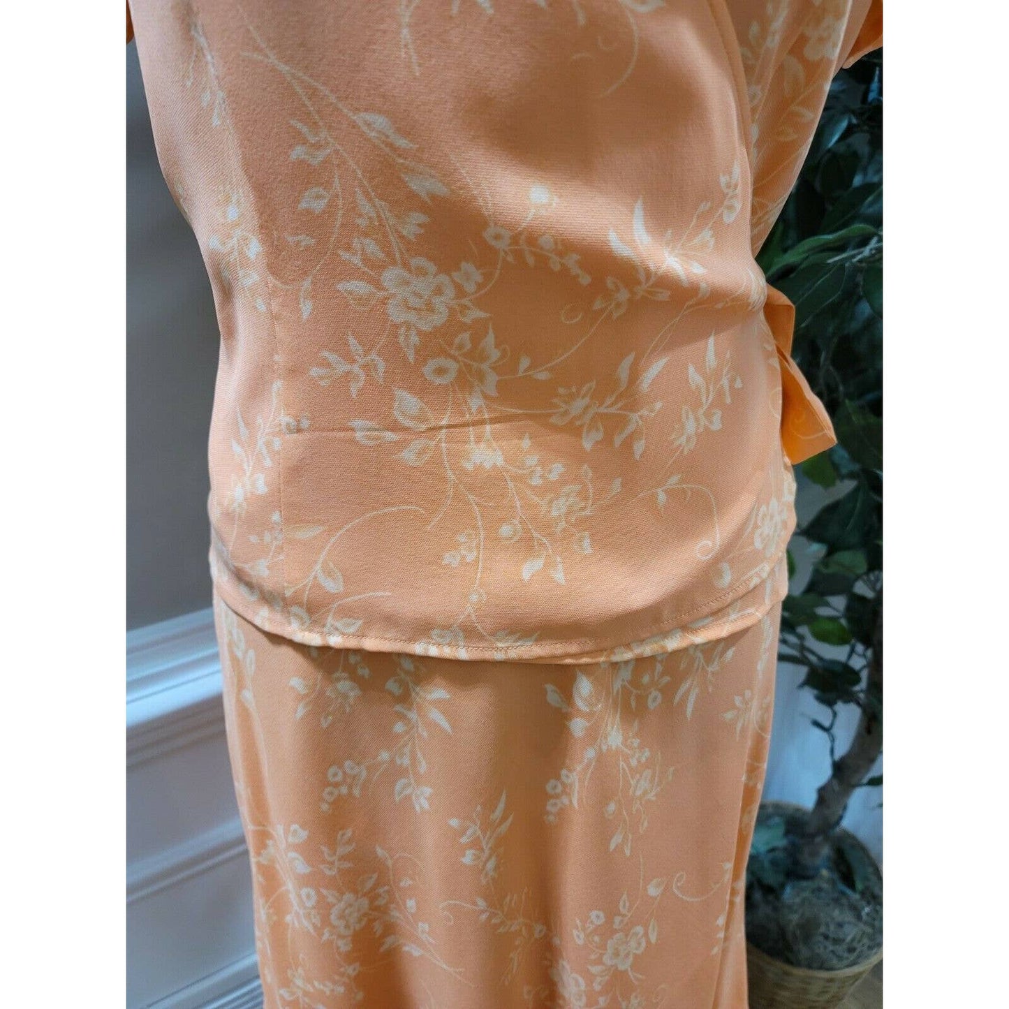 Casual Corner Women's Orange Floral 100% Silk Top & Skirt 2 Piece Suits Size 6