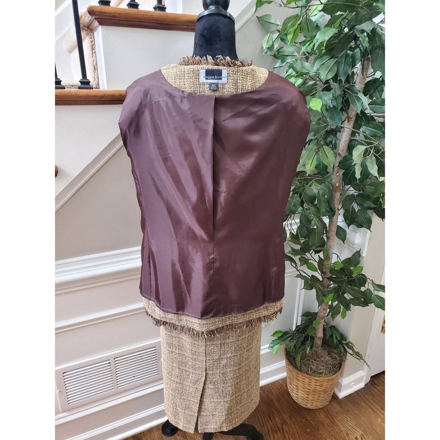 Maggie Barnes Women Brown Acrylic Long Sleeve Jacket & Skirt 2 Piece Suit 18W