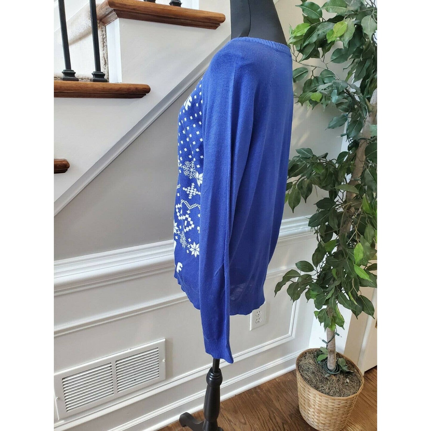 Well Worn Blue Women's 100% Acylic Scoop Neck Long Sleeve Soft Sweaters