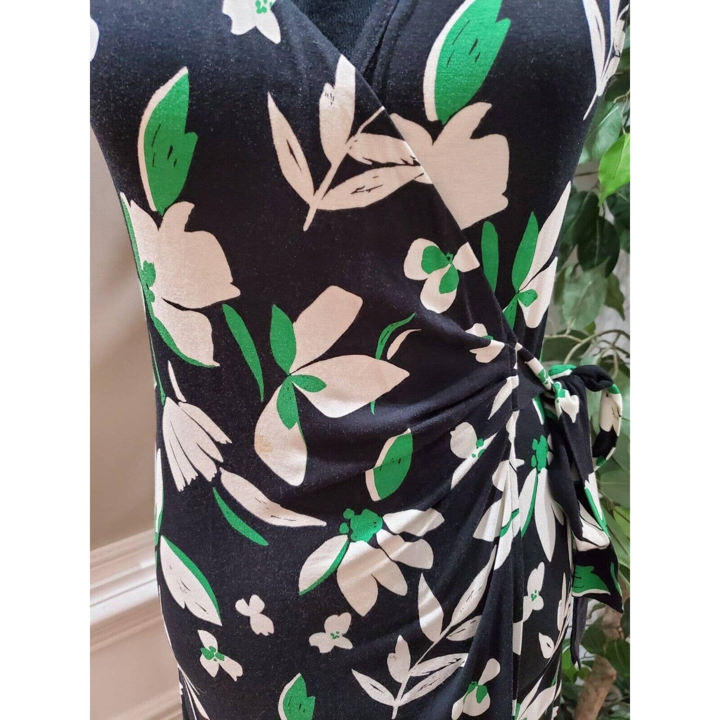 A New Day Women's Black Floral Rayon V-Neck Sleeveless Knee Length Dress Size S