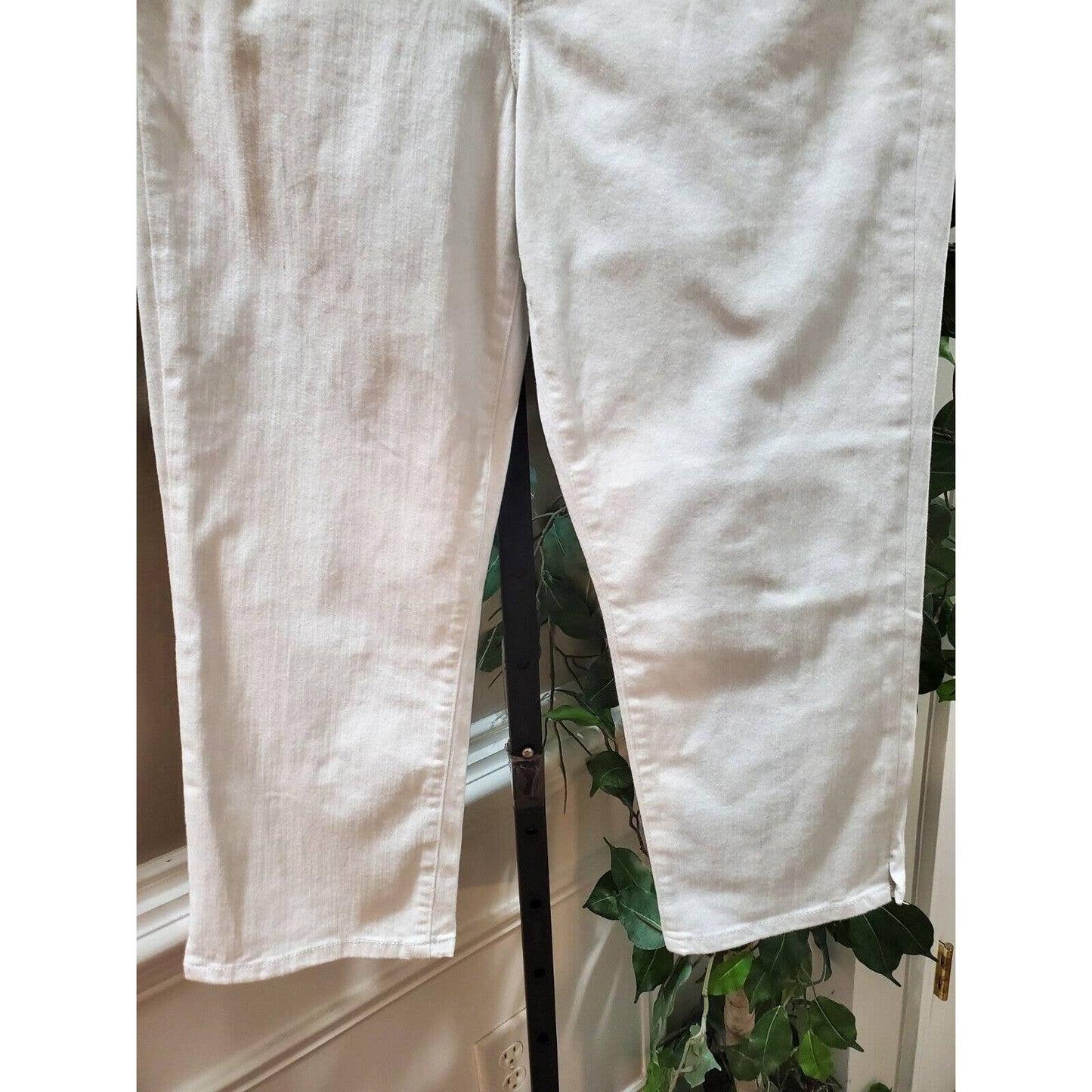 Nine West Jeans White Cotton High Rise Zippered Straight Fit Capri Pant 8