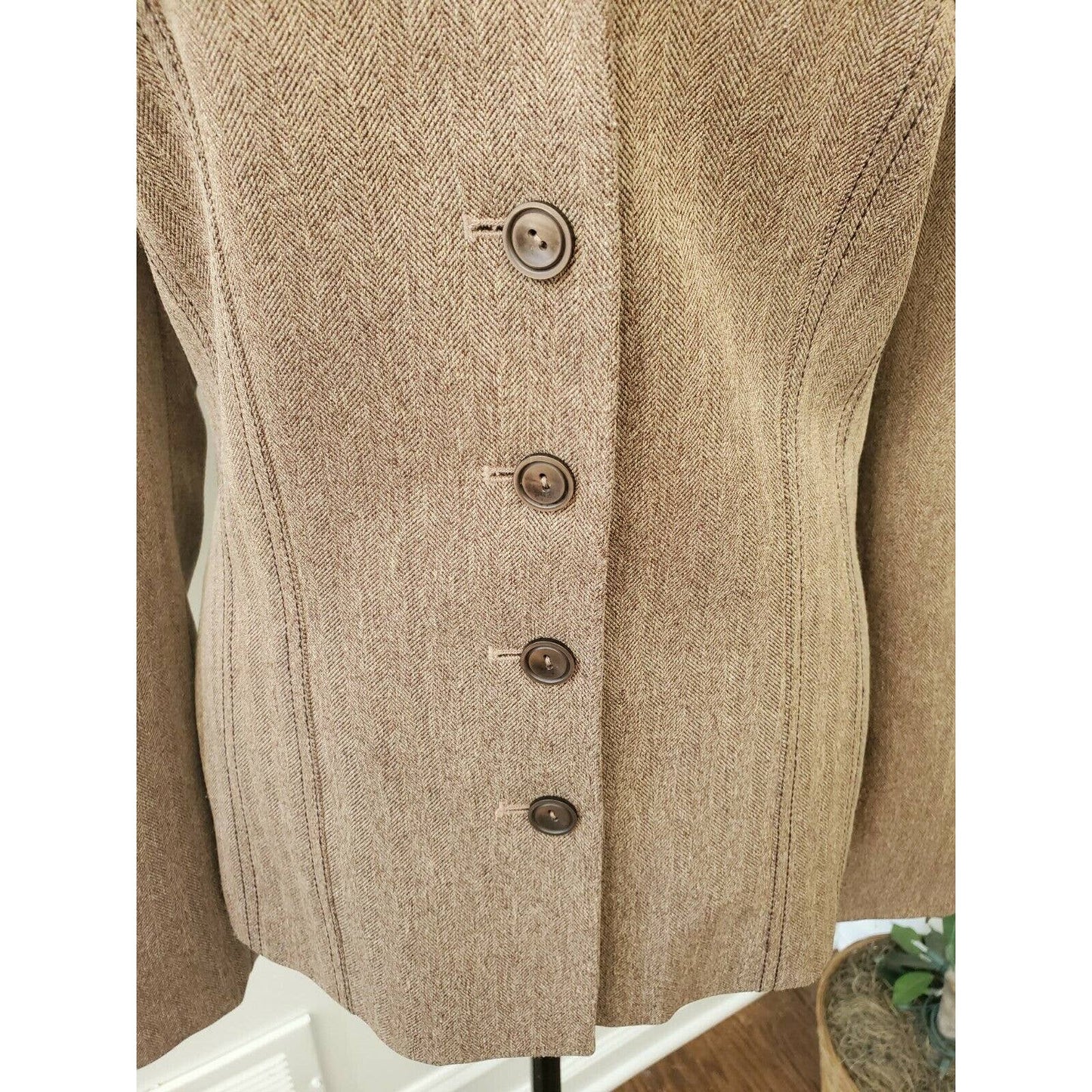 Larry Levine Women's Tan Polyester Blend Long Sleeve Collared Casual Blazer