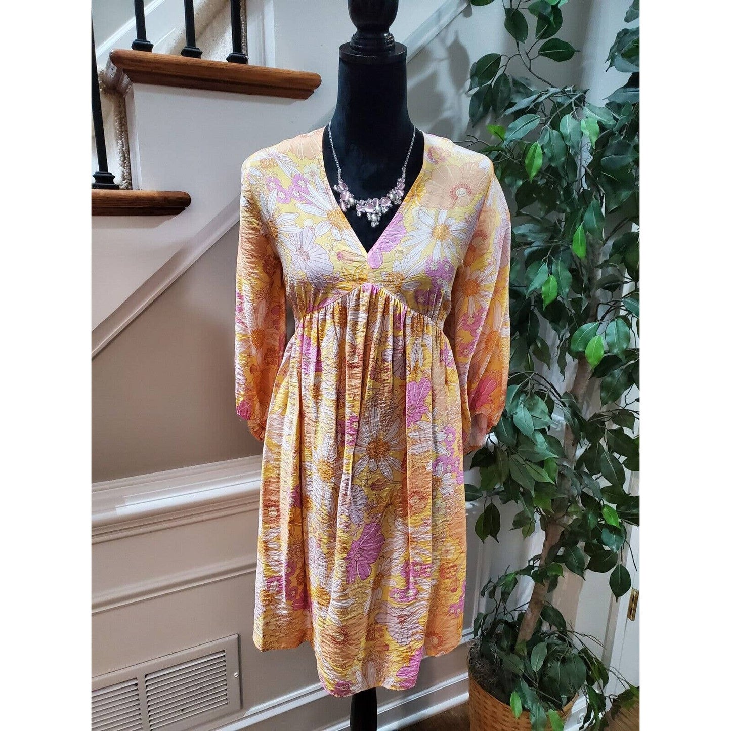 H&M Women's Yellow Floral Viscose V-Neck Long Sleeve Knee Length Dress Size M