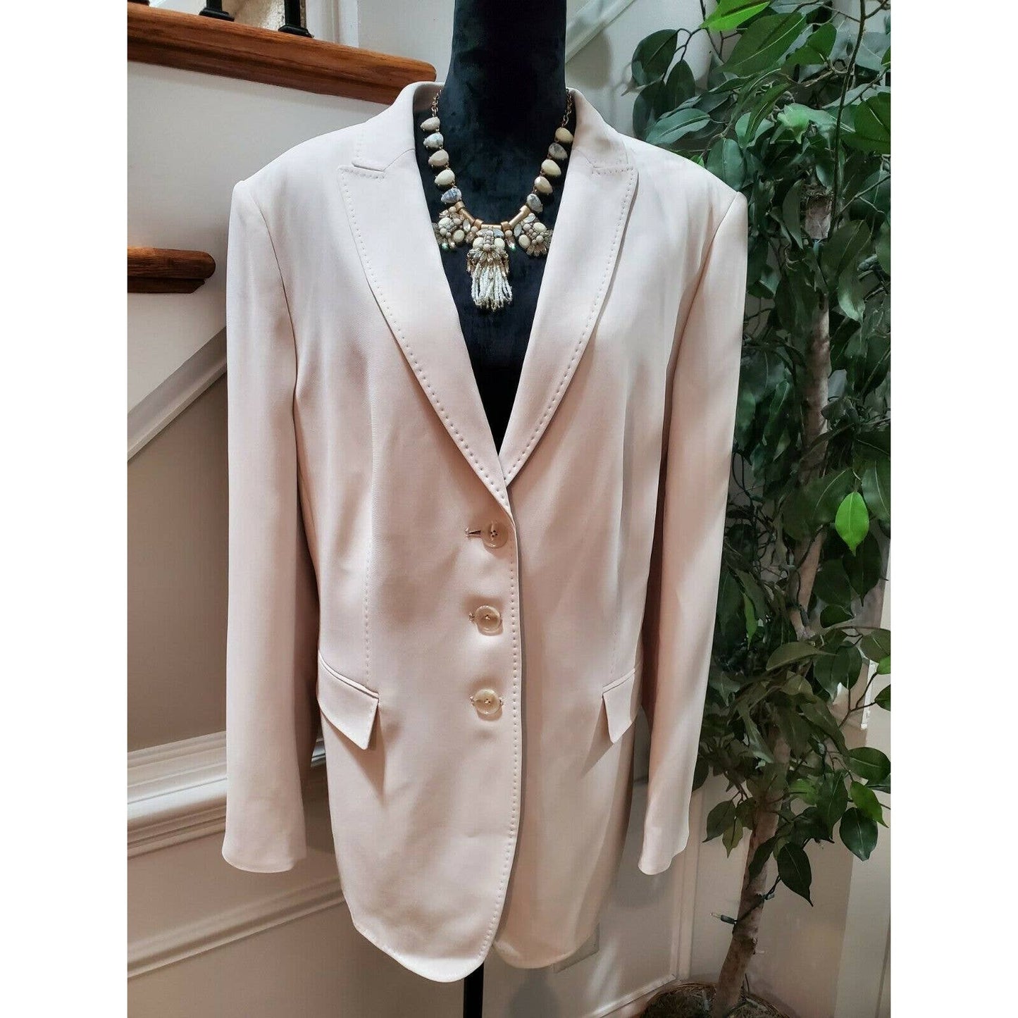 Bloomingdales Basler Women Cream Polyester Long Sleeve Single Breasted Blazer 50