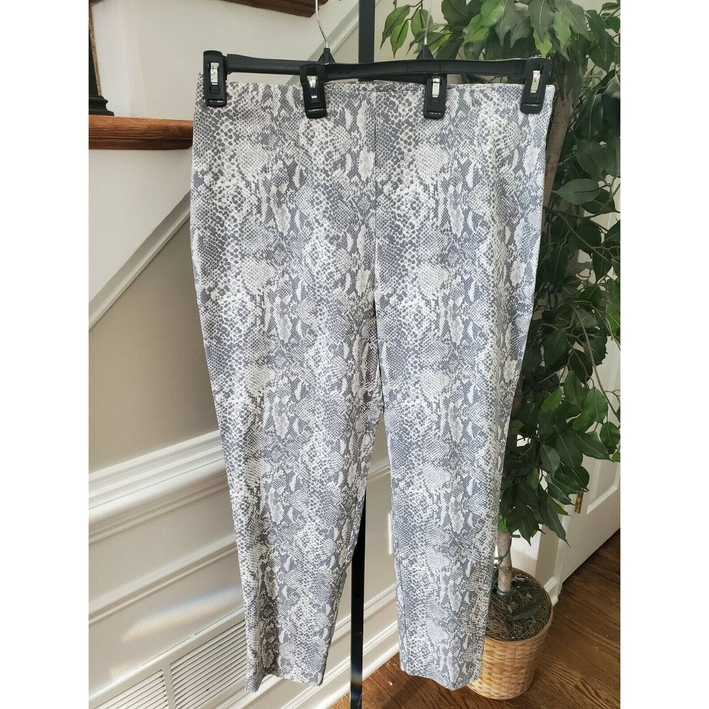 Time and True Women's Gray & White Rayon Mid Rise Casual Jeggings Pants Size 20