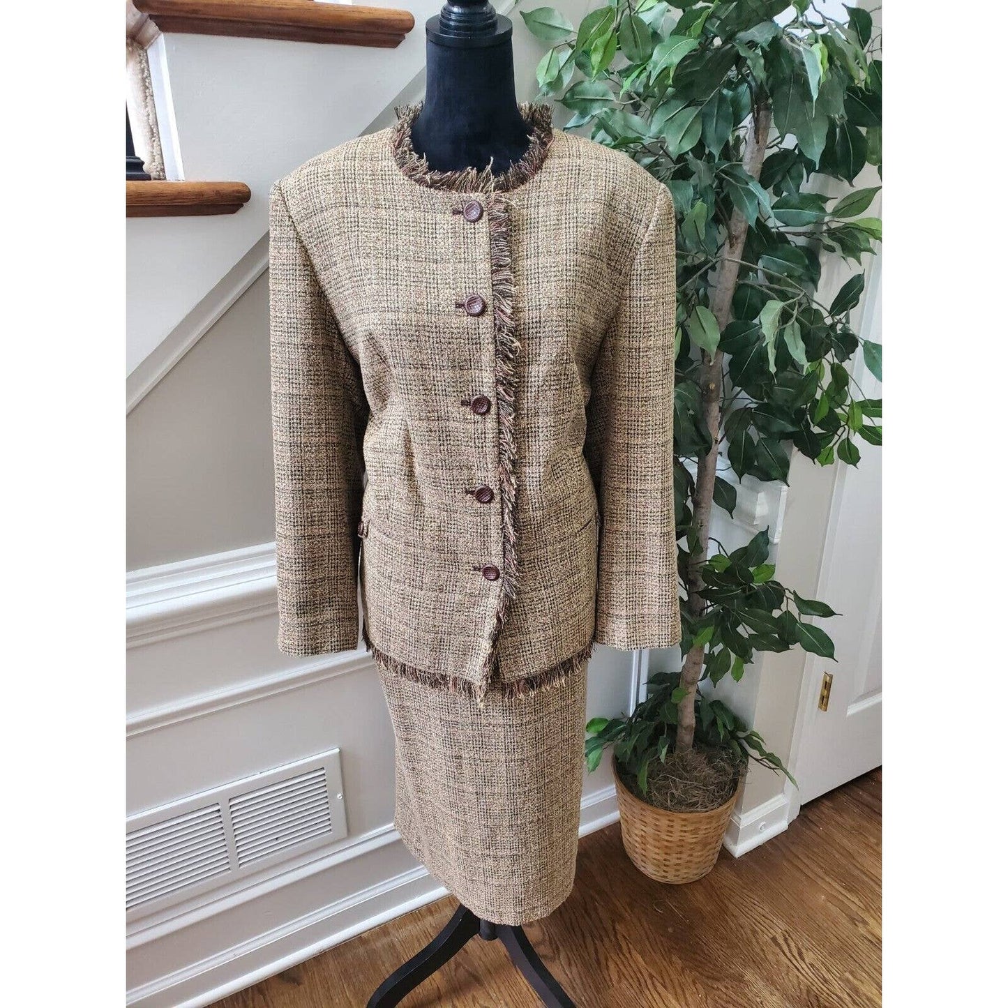 Maggie Barnes Women Brown Acrylic Long Sleeve Jacket & Skirt 2 Piece Suit 18W