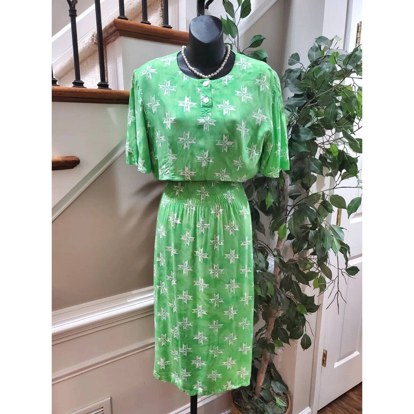 Vintage Donar Hadi Green Polyester Short Sleeve Top & Knee Length Dress Suit