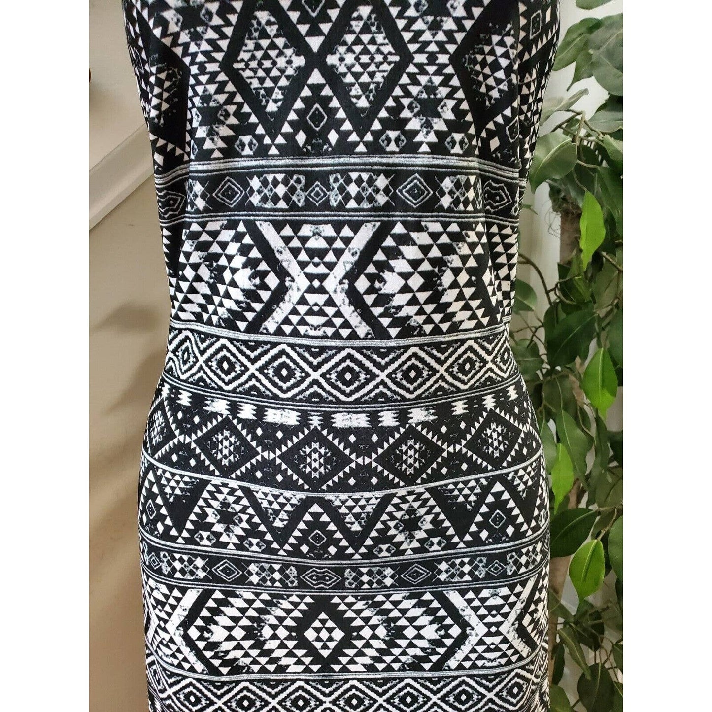 Karin Stevens Women's Black & White Scoop Neck Sleeveless Long Maxi Dress Medium