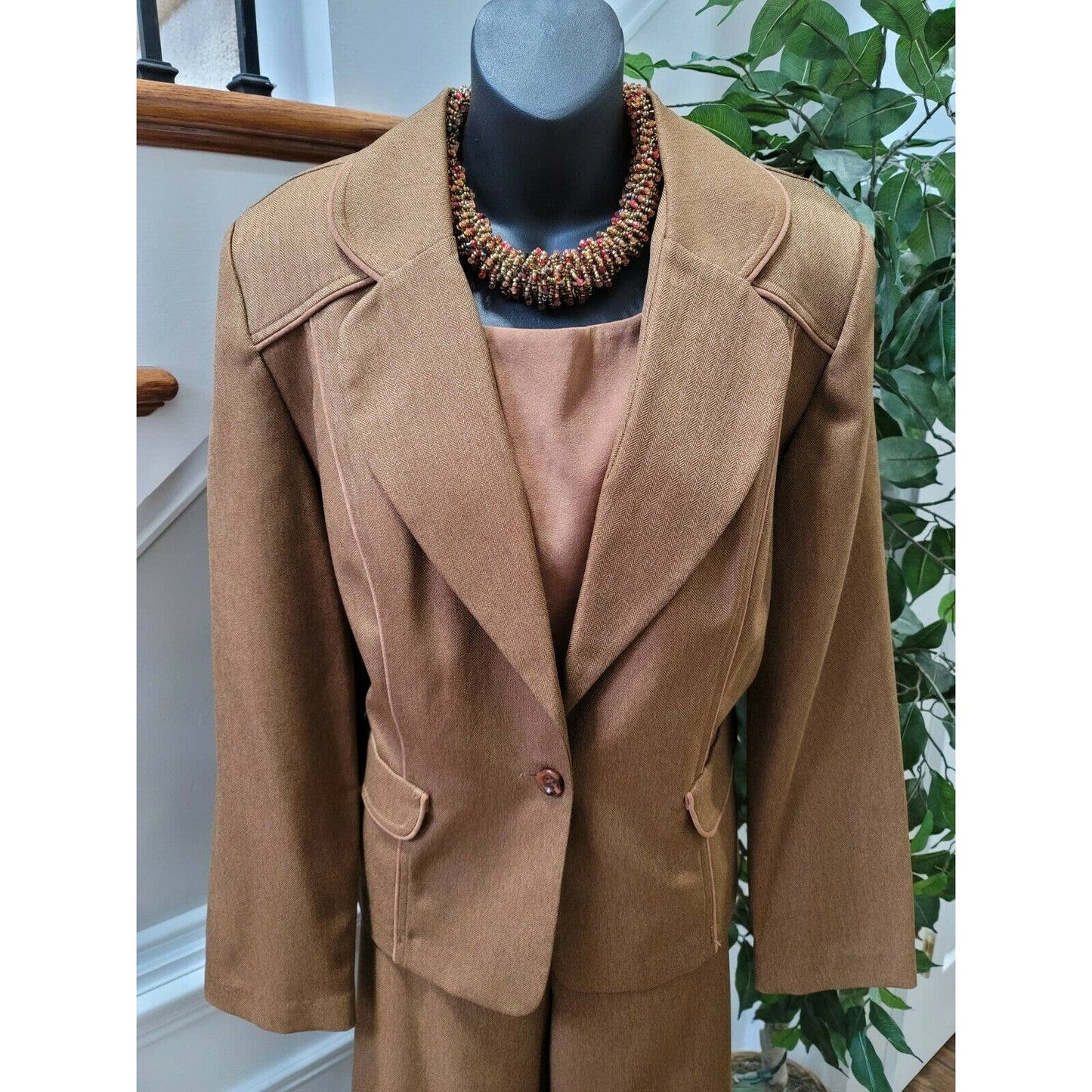 Sag Harbor Women's Brown 100% Polyester Blazer/Top & Pant 3 Piece Suits Size 16