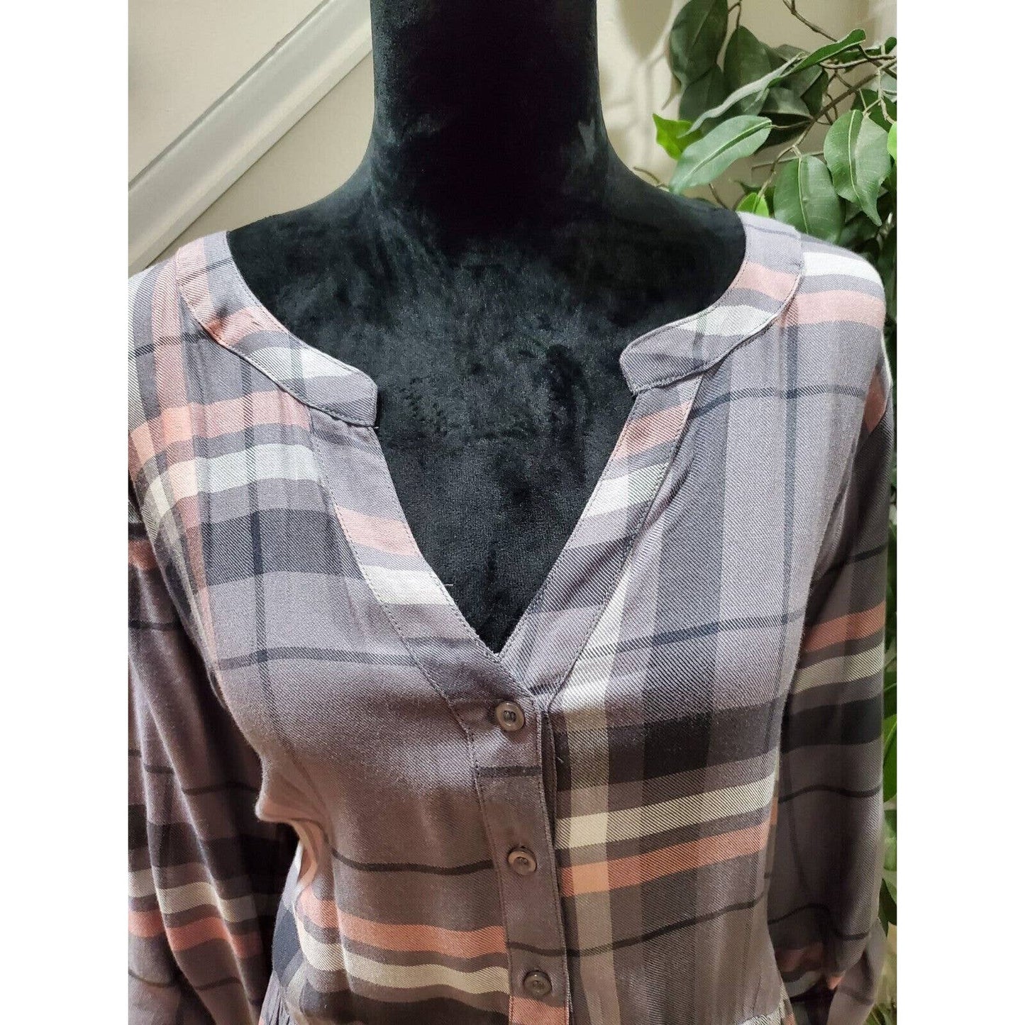 Avenue Women's Grey Viscose V-Neck Long Sleeve Casual Button-Up Shirt Size 22/24