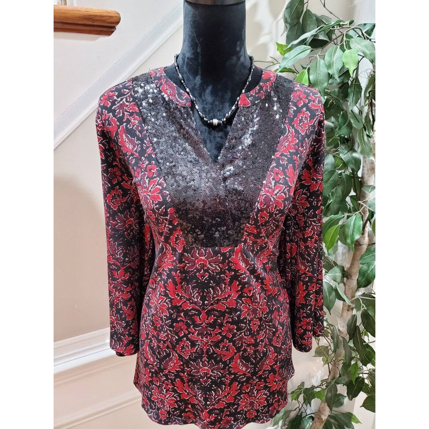 Cato Women's Black & Red Polyester V-Neck Long Sleeve Casual Shirt Size Large