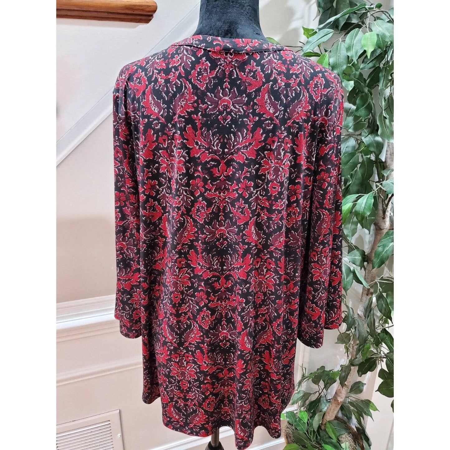 Cato Women's Black & Red Polyester V-Neck Long Sleeve Casual Shirt Size Large