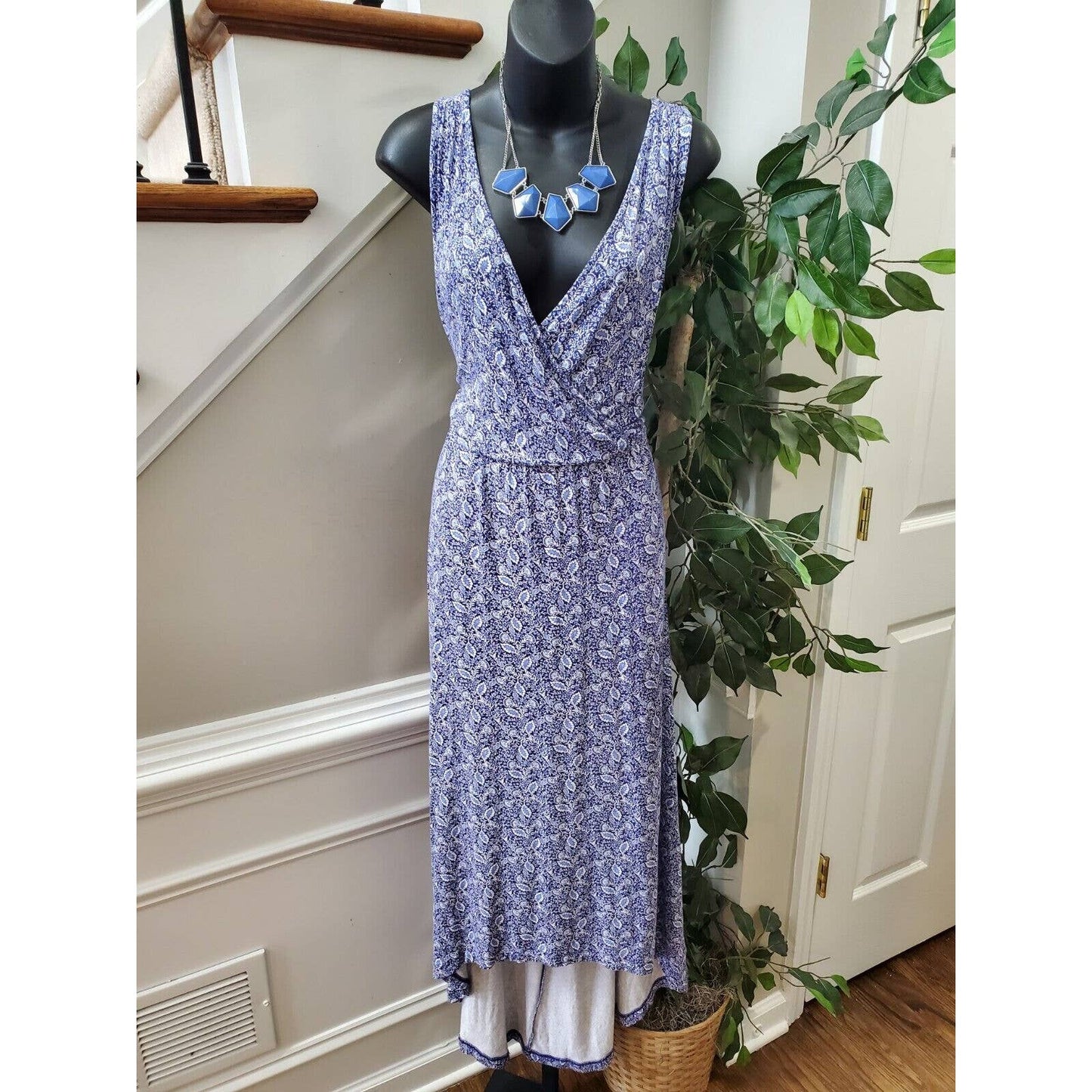 Old Navy Women's Blue Paisley Viscose V-Neck Sleeveless Long Maxi Dress Size M