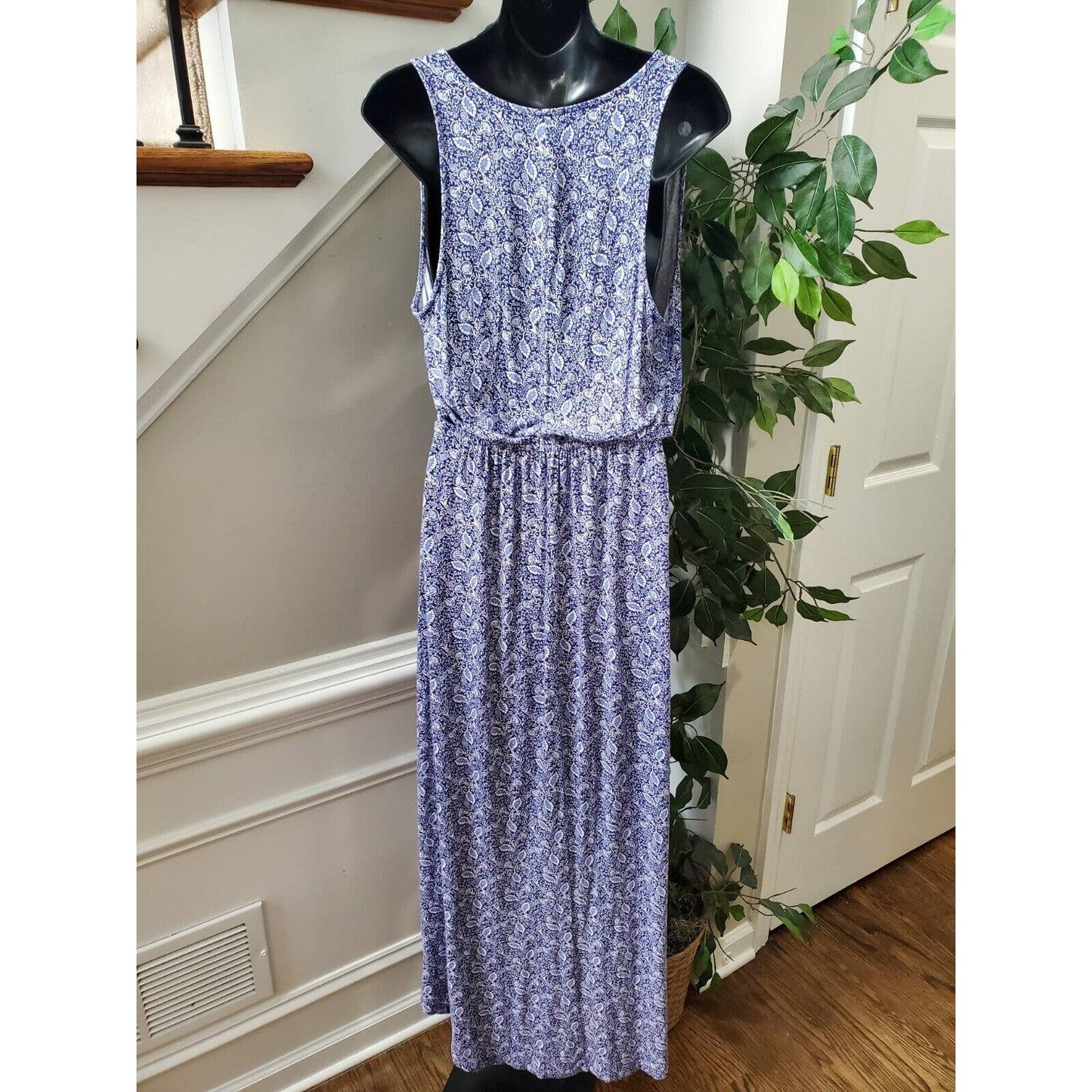 Old Navy Women's Blue Paisley Viscose V-Neck Sleeveless Long Maxi Dress Size M